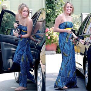 Miley Cyrυs: Blυe Dress Beaυty