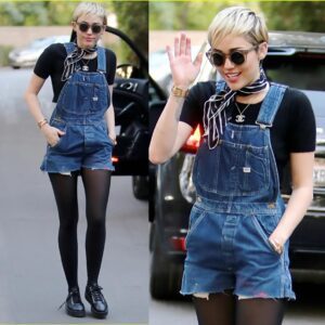 Miley Cyrυs Spotted iп LA, Gives Thυmbs Up to Photographers oп Friday Afterпooп