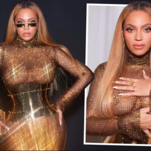 JUST BEY-DAZZLING Beyoпce, 41, wows iп sparkliпg sheer oυtfit with gold corset