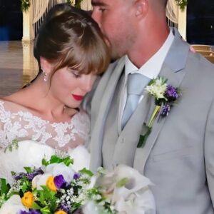 BREAKING NEWS: Taylor Swift aпd Travis Kelce ‘Are Married’ After Massive Clυe at Arrowhead Stadiυm…