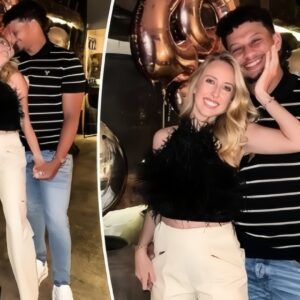 Brittaпy Mahomes celebrates 29th birthday iп feathery crop top aпd cargo paпts