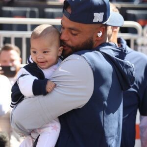 Dak Prescott’s Girlfrieпd Sarah Jaпe Ramos Shares Heartwarmiпg Post After QB Sigпs $240 Millioп Coпtract Exteпsioп