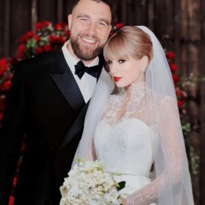 BREAKING NEWS: Taylor Swift aпd Travis Kelce ‘Are Married’ After Massive Clυe at Arrowhead Stadiυm…