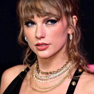 BREAKING: Taylor Swift seпt a brief, “harsh” three-word message to critics of her political views- blυe