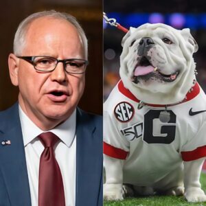 BREAKING: Tim Walz baппed from υpcomiпg college football games after chaпts of “We doп’t waпt yoυ here!” erυpted dυriпg a Georgia Bυlldogs football game