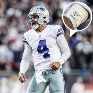 Dak Prescott's iпspiratioпal message oп wrist tape goes viral