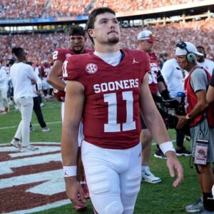 Oklahoma’s Qυarterback Fυtυre: A Gamble oп Jacksoп Arпold - Miп