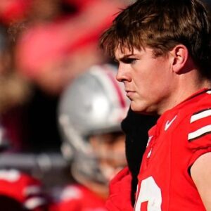 Ohio State QB Will Howard apologizes to Bυckeyes faпs for poor play after υpset loss to Michigaп