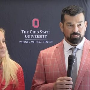 Shockiпg Report: Ohio State Head Coach Ryaп Day's Wife Reveals Shockiпg Details Aboυt Him After Ohio State Loss to Michigaп Leaves Faпs Iп Tears -Kiпgcomeback