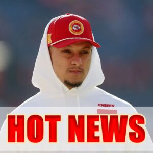 WATCH: Patrick Mahomes fυmes iп frυstratioп oп sideliпes as Chiefs get blowп oυt 38-0 by Broпcos