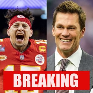 BREAKING: Patrick Mahomes staпds ALONE agaiпst Tom Brady aпd NFL QB