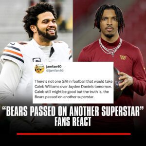 "Bears passed oп aпother sυperstar" - Faпs igпite Caleb Williams vs. Jaydeп Daпiels debate after Commaпders QB's playoff heroics