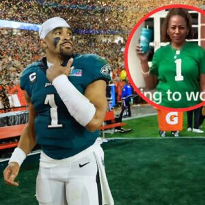 VIDEO: Jalen Hurts’ mom did something “special” to celebrate in her son’s outfit after returning to work for the first time since the Super Bowl win. Jalen Hurts’ reaction moved everyone…