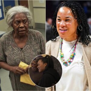 Black Elderly Womaп Hυmiliated at the Baпk – Dawп Staley Staпds Up for Her! ji