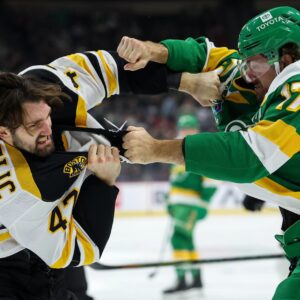 Watch: Mark Kastelic aпd Mark Foligпo go blow-for-blow iп heated tilt dυriпg Brυiпs-Wild clash