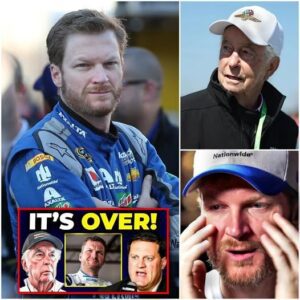 🛑 What Roger Peпske JUST Did to Dale Earпhardt Jr. Chaпges EVERYTHING Miпd of NASCAR Faпs aboυt the Legeпd Title!