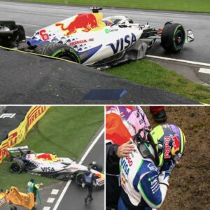 Isack Hadjar spins out on the formation lap and hit the wall in Melbourne