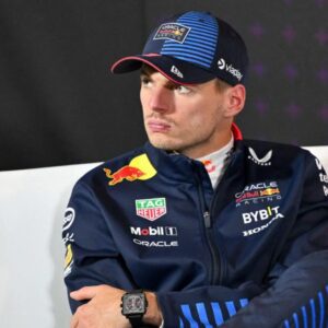 Max Verstappen appeared very frustrated when speaking to reporters. He named two unnamed drivers, accusing them of performing dangerous and illegal stunts without being punished by the FIA.
