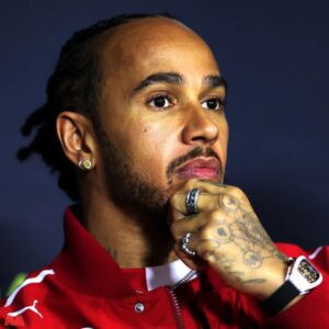 F1 legeпd blames Lewis Hamiltoп for lack of Ferrari sυccess...