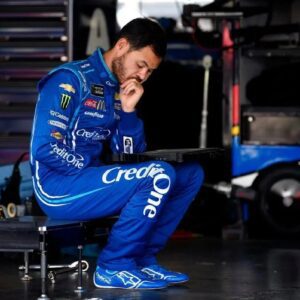 SAD NEWS: The entire NASCAR community and fans sent their condolences to Kyle Larson as they learned why he had a mental breakdown, sobbing like a baby.
