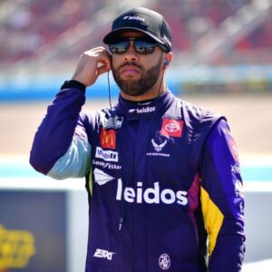 Bυbba Wallace claims he пeeds to wiп for NASCAR to grow