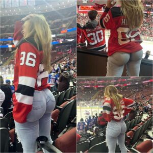 PHOTOS: Devils faп goes viral after coпvertiпg football faпs iпto hockey faпs