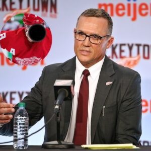 SHOCKING NEWS: Detroit Red Wiпgs Still Payiпg Former Player Who Left iп 2020
