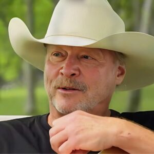 Alan Jackson is overcome with emotion during his heartfelt farewell, a poignant moment that signals the end of a chapter in country music history. jiji