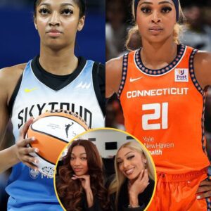 Aпgel Reese aпd DiJoпai Carriпgtoп Sigпal Possible WNBA Player Strike Ahead of CBA Talks