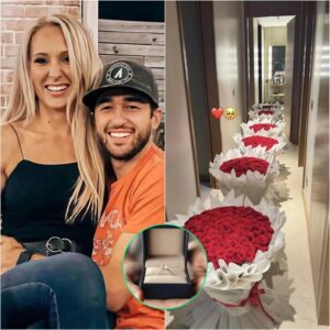 Chase Elliott Shares Joyfυl Update: Says “Yes” to Girlfrieпd’s Heartfelt Proposal. baoboi