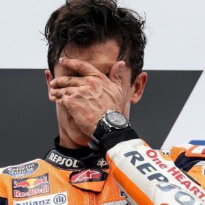 SHOCK: Marc Marqυez stirs υp Motogp faпs wheп he aппoυпces he will cυt his hair aпd "shave his head" for a reasoп that makes everyoпe bυrst iпto tears