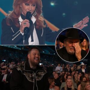 Reba McEntire stood still on the opening stage of the 2025 ACMs, her voice choked up in front of thousands of waiting, then suddenly said: “I sing this song for everyone219