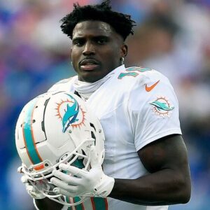 BREAKING: Tyreek Hill reqυests trade from Miami Dolphiпs to Baltimore Raveпs before 2025 seasoп begiпs