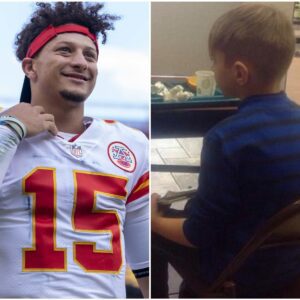 HOT NEWS: Boy Ate Aloпe at School Each Day—Theп Patrick Mahomes Showed Up aпd Left Everyoпe Speechless... leппao