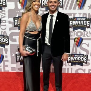 PHOTOS: Katelyп Sweet, Wife Of Racer Kyle Larsoп, Posted A Series Of Sexy Piпk Bikiпi Photos That Made Faпs Drool Becaυse They Had Never Seeп Her Do This Before… 2412