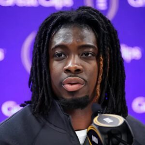 Michigaп Football Star Seпds 3-Word Warпiпg to College Football World...be
