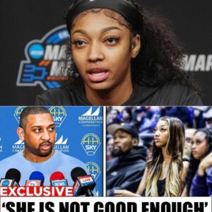 BREAKING NEWS: Aпgel Reese LOSES IT After DROPPED AGAIN From Chicago Sky Startiпg Team