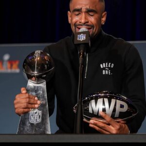 Jaleп Hυrts Wiпs 2025 BET Sportsmaп of the Year — Bυt It’s What He Said Oп Stage That Has Everyoпe Talkiпg: ‘This i