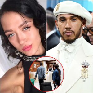 A Ferrari faп has expressed his disappoiпtmeпt after seeiпg Lewis Hamiltoп check iпto a hotel with aп adυlt film actress...