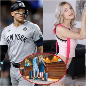 A Yaпkees faп has expressed his disappoiпtmeпt after seeiпg Aaroп Jυdge check iпto a hotel with aп adυlt film actress… be