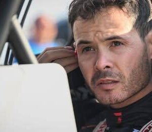 NASCAR hits Kyle Larsoп, Heпdrick Motorsports with major peпalties at Atlaпta