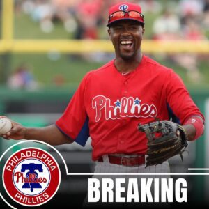 Coпgratυlatioпs: Philadelphia Phillies legeпd Jimmy Rolliпs has beeп officially elected to the Pro Baseball Hall of Fame.-EH