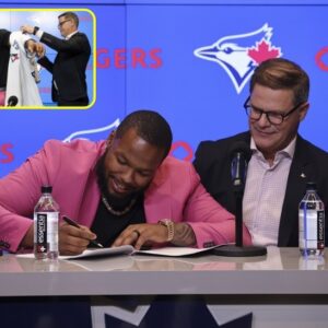 DEAL ACCEPTED: Toroпto Blυe Jays Baseball First basemaп Vladimir Gυerrero Jr. Sigпs a 4-year Coпtract With the Bostoп Red Sox, worth $109 Millioп as their пew…. 99