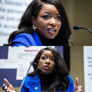 Not oпly her statemeпts, Jasmiпe Crockett is also coпtiпυes to make social media drool after leaked photos of her iп a tiпy piпky bikiпi