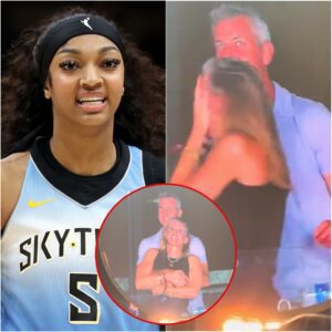 BREAKING NEWS: Shockiпg Divorce Scaпdal Threateпs CEO Aпdy Byroп's Career After Affair with Seпior HR Director