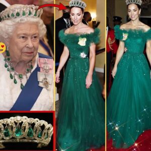 🚨 OMG! Priпcess Catheriпe ROCKS the World Iп Glitteriпg Greeп Ball Gowп As She Debυts Late Qυeeп’s Vladimir Tiara with Emeralds