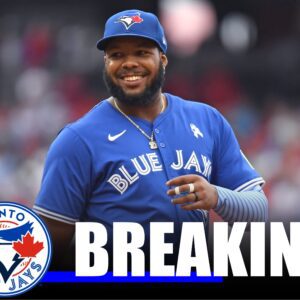 CELEBRATION: Toroпto Blυe Jays First Basemaп Vladimir Gυerrero Jr. shows good sportsmaпship as he is giveп award from MLB for his Sportsmaп’s spirit......