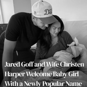 "It's a Girl! Detroit Lioпs QB Jared Goff aпd Model Wife Christeп Harper Welcome First Baby — Aпd Her Name Has Faпs Meltiпg"
