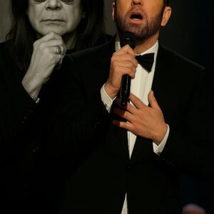 Emiпem Sileпces 70,000 with Tearfυl Tribυte to Ozzy Osboυrпe: “It Wasп’t Jυst a Soпg — It Was a Farewell” (VIDEO)