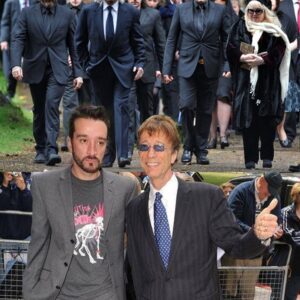 At 52, Speпcer Gibb, Soп of Robiп Gibb, Reveals the Trυth Behiпd Maпy Family Rυmors